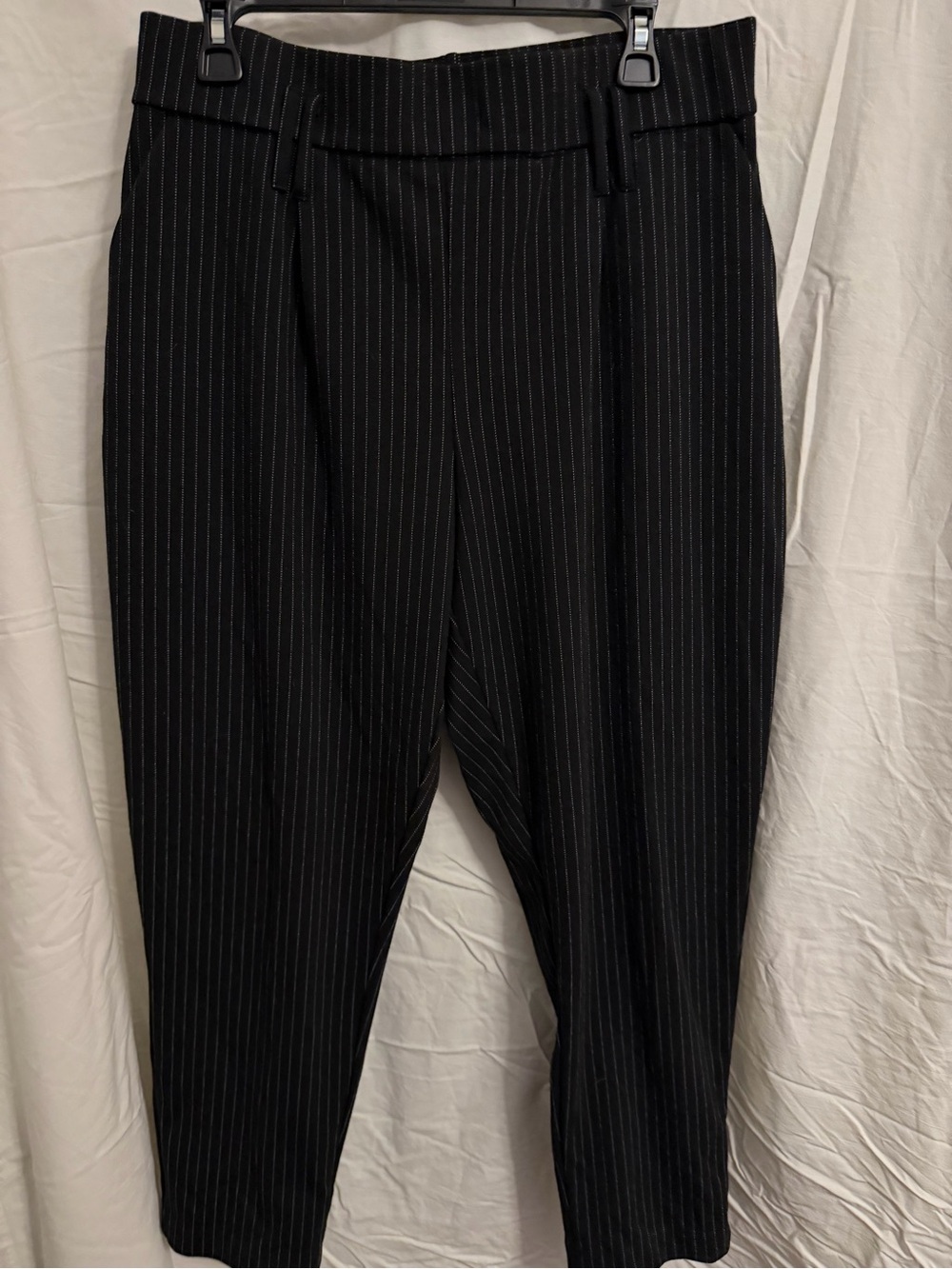 Jules & Leopold Black Pinstripe Tailored Capris